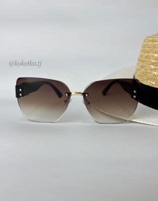 Очки солнцезащитные