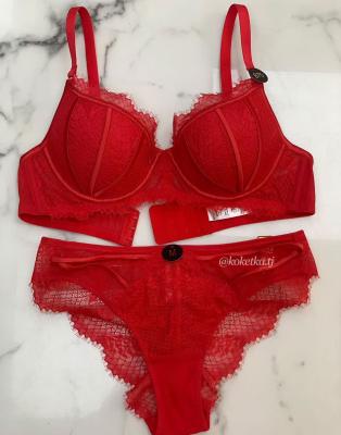 Бюстгальтер с трусиками