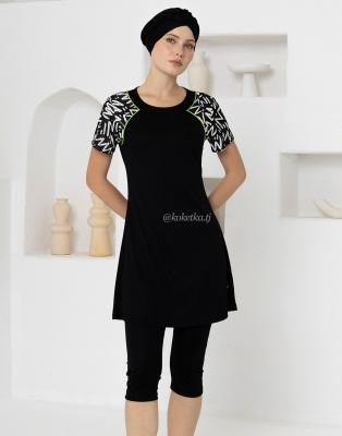 Модный купальник с короткими лосинами