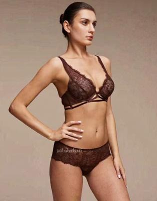 Бюстгальтер с трусиками (пуш-ап)