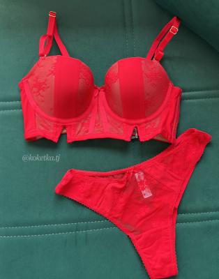 Бюстгальтер с трусиками (пуш-ап)