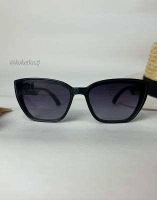 Очки солнцезащитные