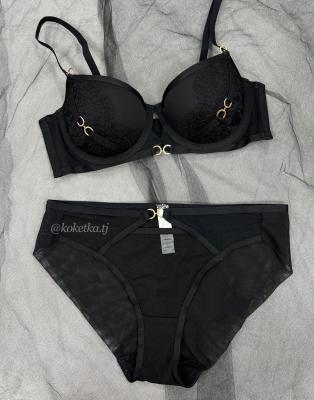 Бюстгальтер с трусиками (пуш-ап)