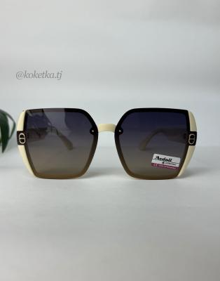 Очки солнцезащитные