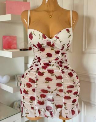 Соблазнительное платье с цветочным принтом