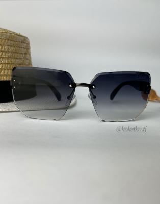 Очки солнцезащитные
