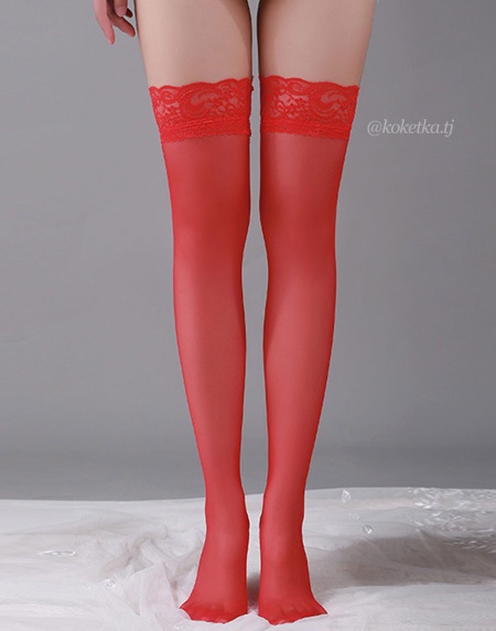 Кокетливые белые чулочки