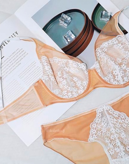 Бюстгальтер с трусиками слип