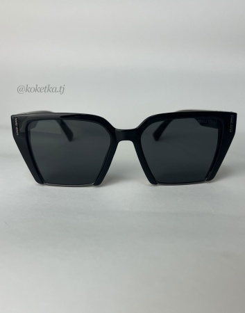 Очки солнцезащитные