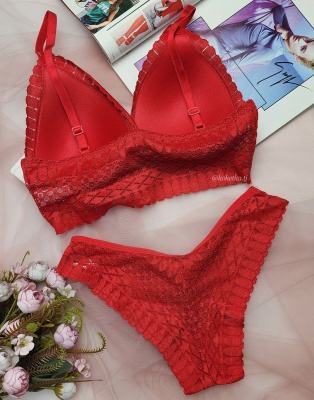 Бюстгальтер с трусиками