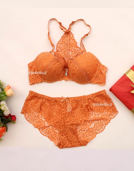 Бюстгальтер с трусиками (пуш-ап)