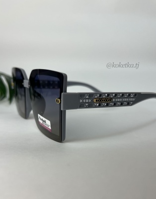 Очки солнцезащитные