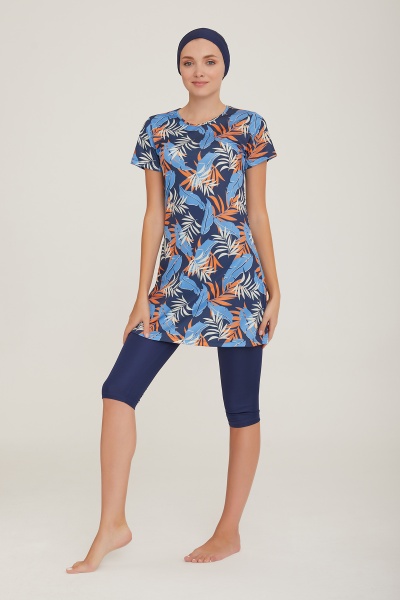 Модный купальник с короткими лосинами