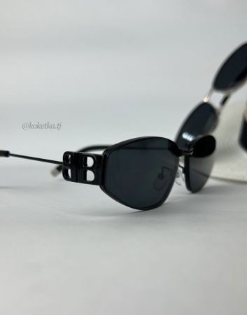 Очки солнцезащитные