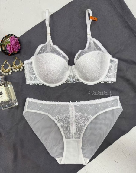 Бюстгальтер с трусиками слип