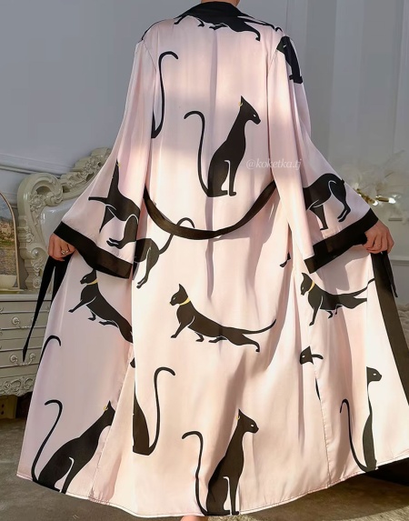 Нежный атласный халат