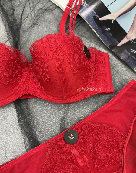 Бюстгальтер с трусиками слип