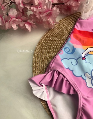 Слитный купальник с рюшечками 