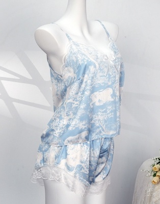 Нежный комплект из атласа