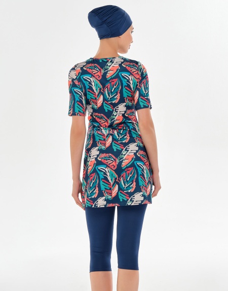 Модный купальник с короткими лосинами