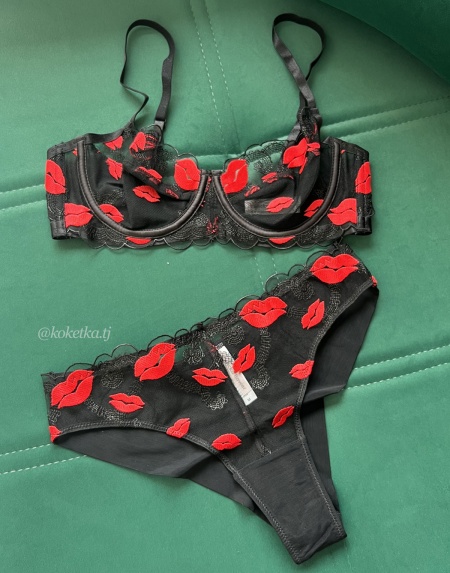 Бюстгальтер с трусиками бразилиана