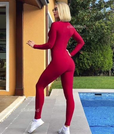 Спортивный комбинезон