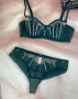 Бюстгальтер с трусиками со стразами