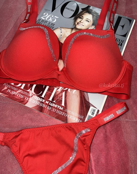 Бюстгальтер с трусиками под Victoria’s Secret