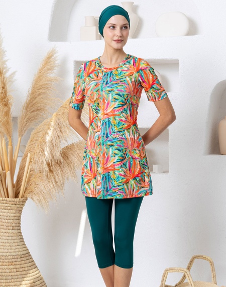 Модный купальник с короткими лосинами