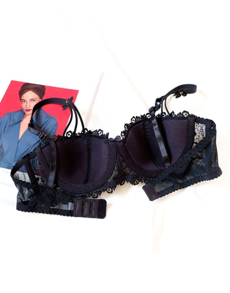 Бюстгальтер с трусиками (балконет)