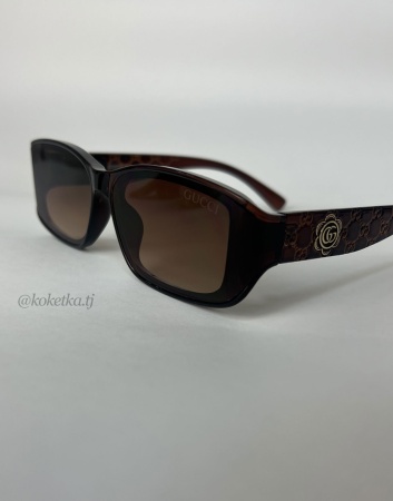 Очки солнцезащитные