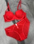 Бюстгальтер с трусиками (пуш-ап)