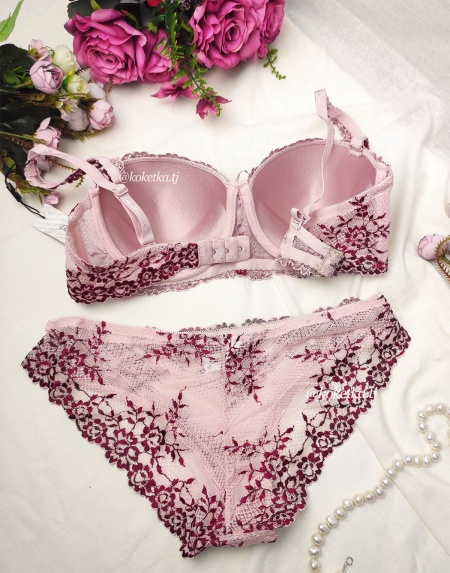 Бюстгальтер с трусиками