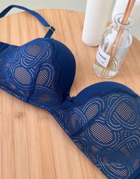 Бюстгальтер с трусиками (пуш-ап)