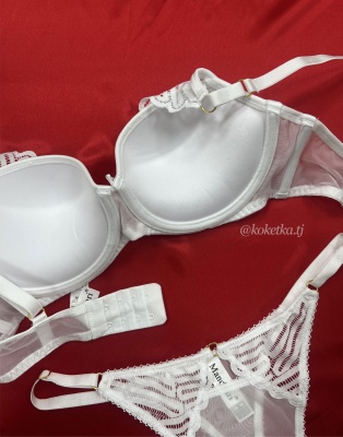 Бюстгальтер с трусиками (пуш-ап)