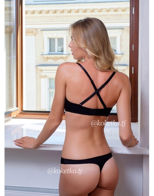 Бюстгальтер с трусиками-стринги