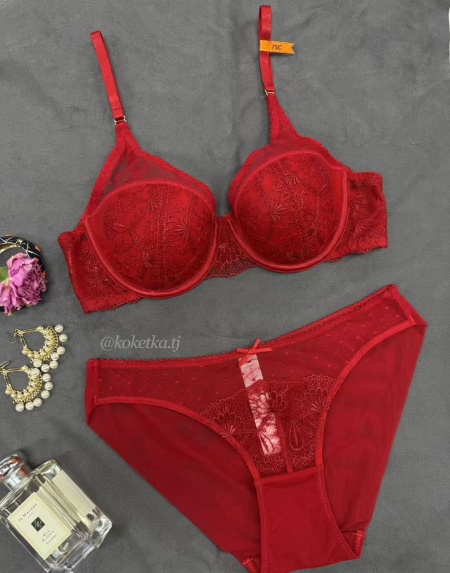 Бюстгальтер с трусиками слип