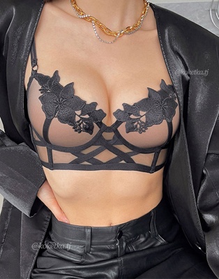 Бюстгальтер с трусиками (пуш-ап)