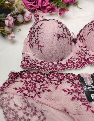 Бюстгальтер с трусиками