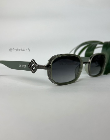 Очки солнцезащитные