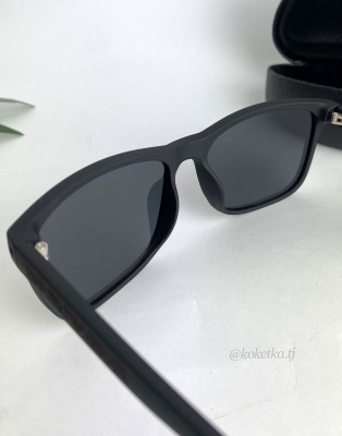 Очки солнцезащитные