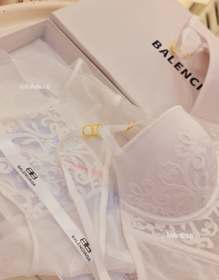 Бюстгальтер  корсет с трусиками (пуш-ап)