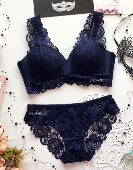 Бюстгальтер с трусиками