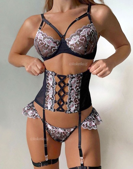 Роскошный комплект с поясом