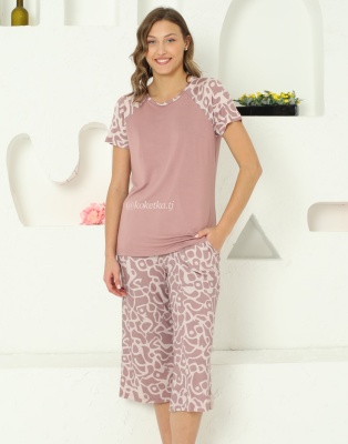 Домашний комплект с футболкой и капри