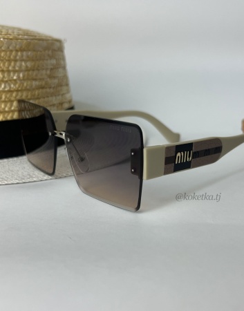 Очки солнцезащитные