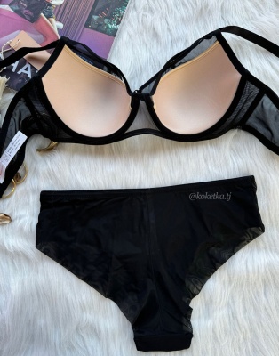 Бюстгальтер с трусиками