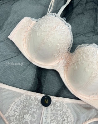 Бюстгальтер с трусиками слип