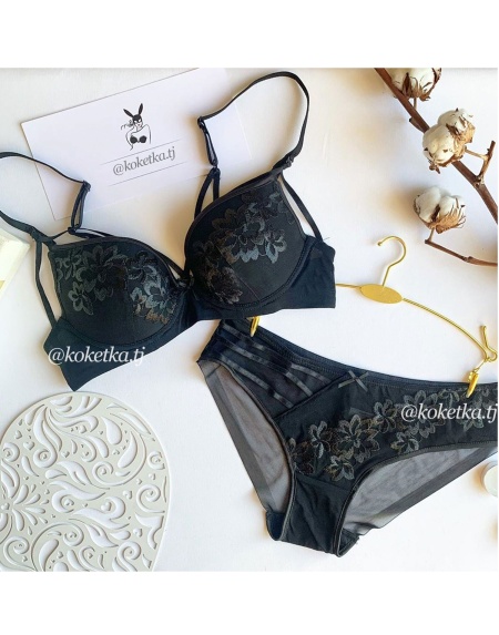 Бюстгальтер с трусиками со стрепами пуш-ап