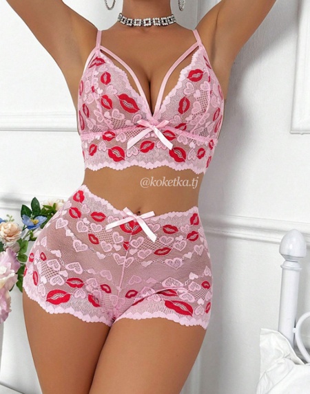 Соблазнительный комплект белья с халатом